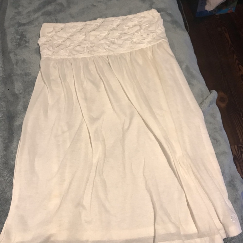 White ruffled strapless dress